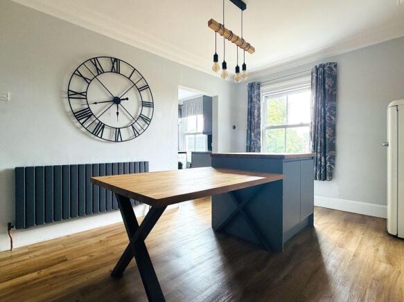 2 bed Flat for sale Image 6