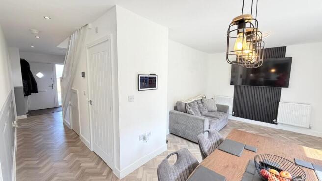 4 bed Detached for sale Image 9