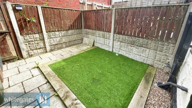 2 bed Terraced to rent Image 11