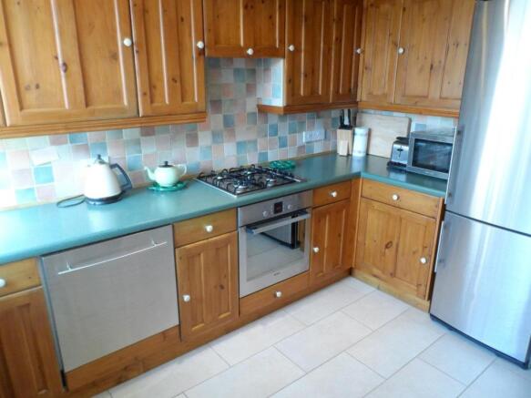 FITTED KITCHEN/DININ
