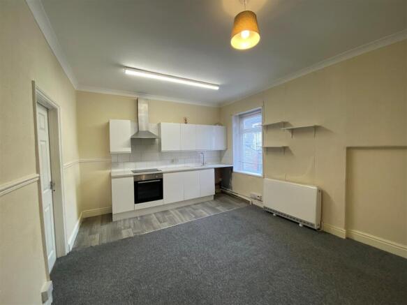 Flat 20 High Street - kitchen.jpg