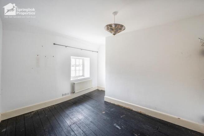 4 bed Detached for sale Image 5