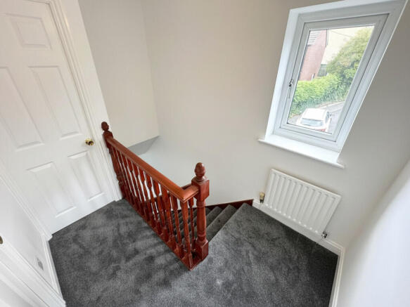 3 bed Town House to rent Image 10