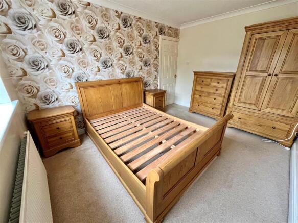 2 bed Detached Bungalow for sale Image 4
