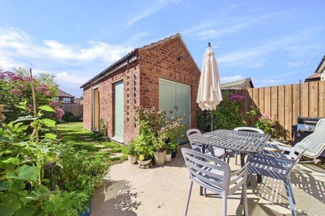 2 bed Semi-Detached for sale Image 10