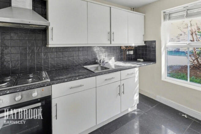 3 bed Town House for sale Image 5
