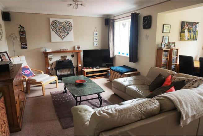 Lounge/Dining Room