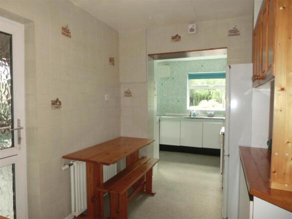 Ann Road 17 kitchen 2.jpg