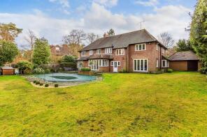 Cleve, Mile Path, Woking GU22 0JL