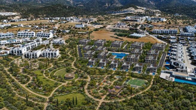 Luxury One Bedroom Garden and Penthouse Apartments with Communal Swimming Pool and Facilties Image 9999 3