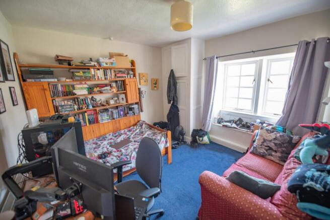 5 bed Detached for sale Image 12