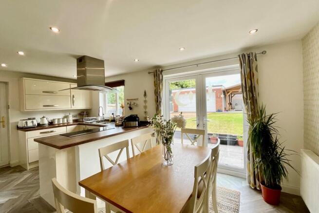 3 bed Detached for sale Image 7