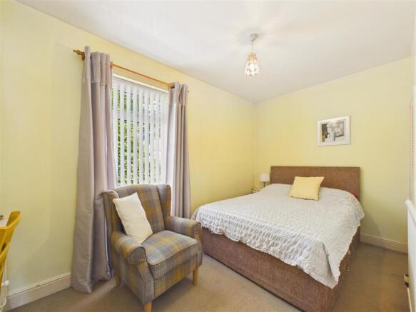 3 bed Terraced for sale Image 10