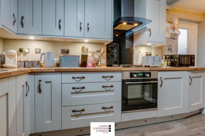 Kitchen 2.jpg