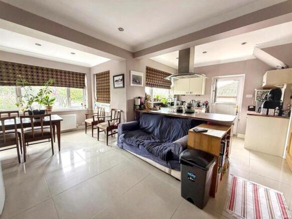 3 bed Semi-Detached for sale Image 5