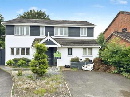 Helvellyn Close, Egham, Surrey, TW20