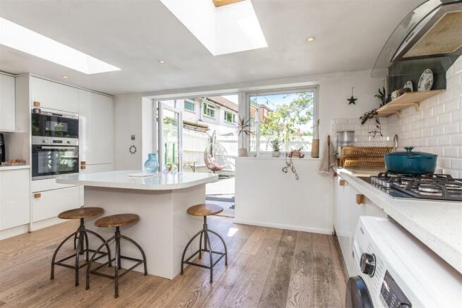 1 Winterbourne Close, Lewes Bn7 1JY-35.jpg