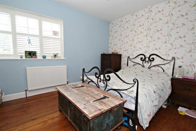 Bedroom 1.jpg