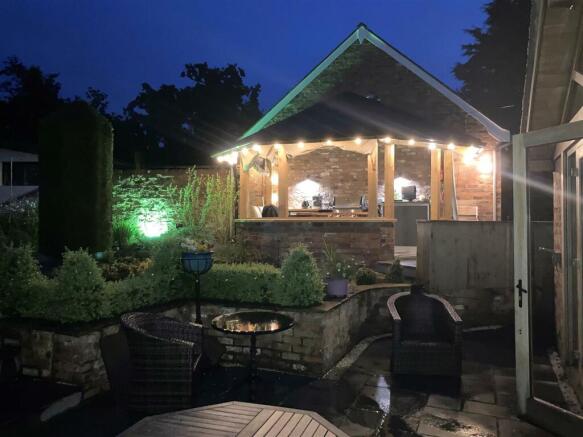 outdoor night photo.jpg