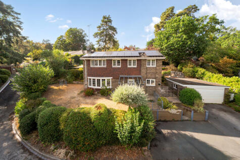 Kiln Lane, Lower Bourne, Farnham, GU10