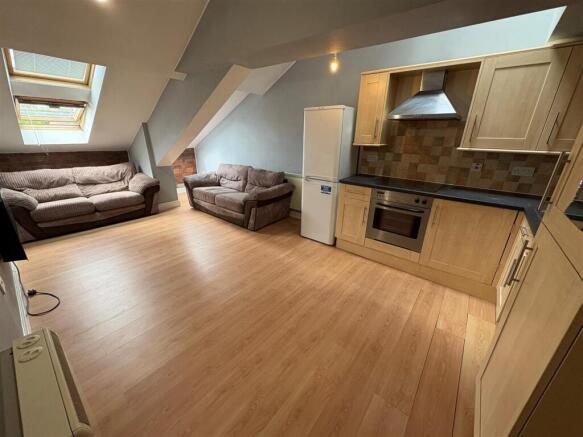 2 bed Apartment for sale Image 4