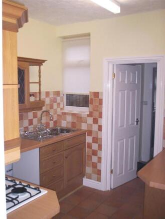 (69) Kitchen.JPG
