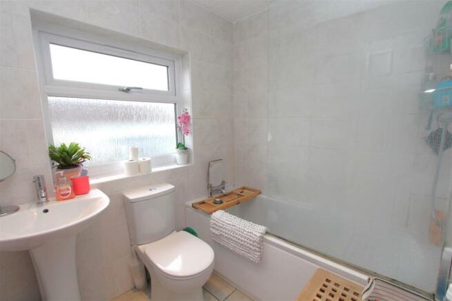 Bathroom.JPG