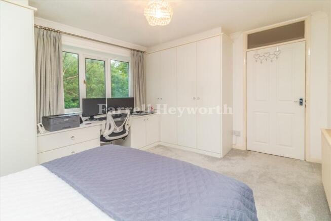 Bedroom 1 image 2