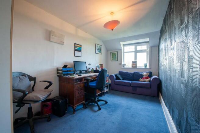 Bedroom 4.jpg