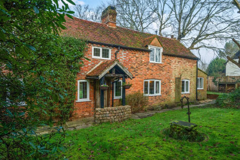 Chapel Gardens, Lindford, GU35