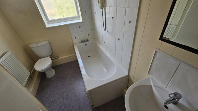 2 bed House to rent Image 5