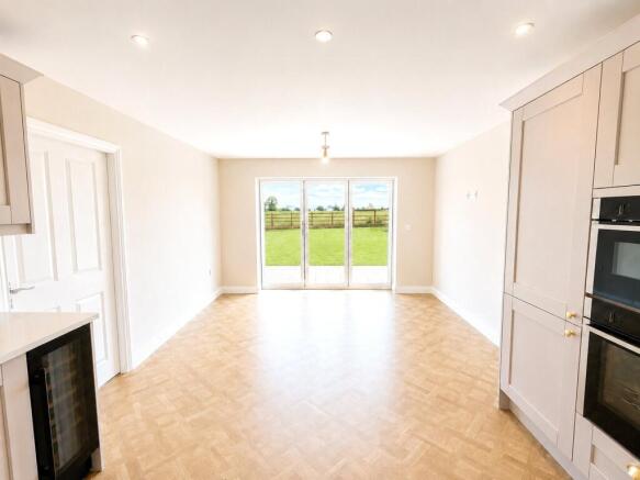 2 bed Bungalow for sale Image 4