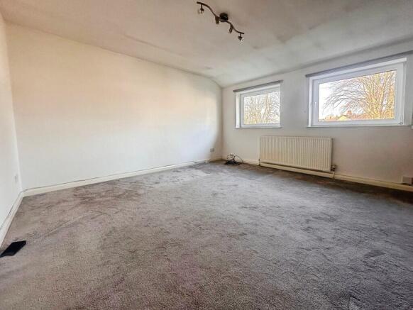 2 bed Maisonette to rent Image 4