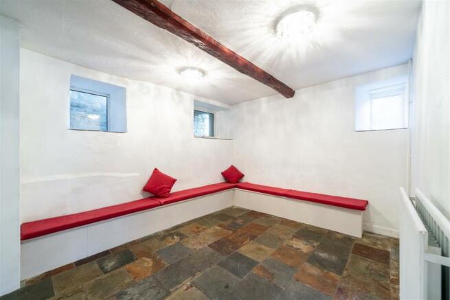 Dining Room.jpg