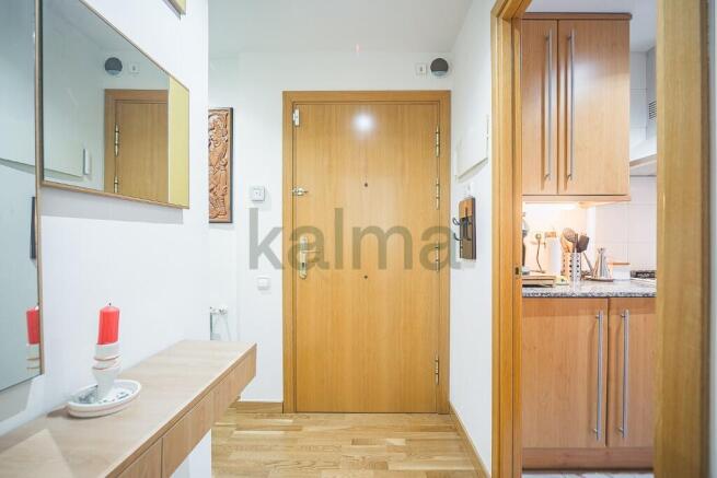 Entrance hallGuest R