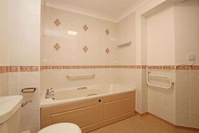34BC - Wet room 2.jpg