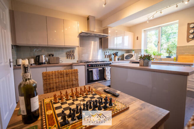 3 bed Semi-Detached for sale Image 6