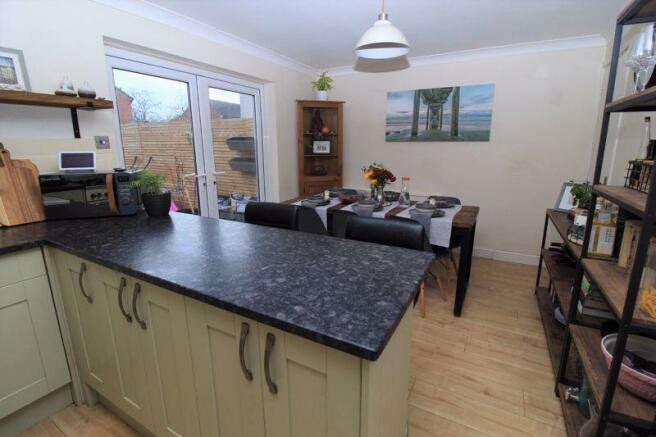 Kitchen/Dining...