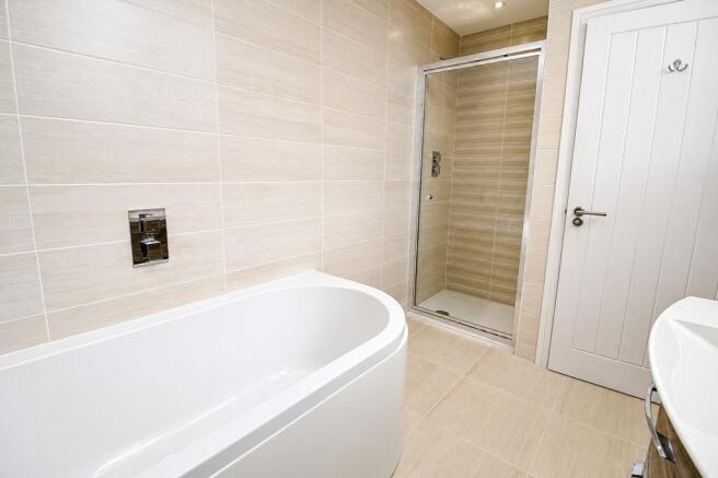 2 bed Apartment to rent Image 7