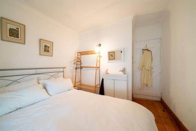 Bedroom 4-2.jpg