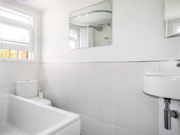 Bathroom.JPG