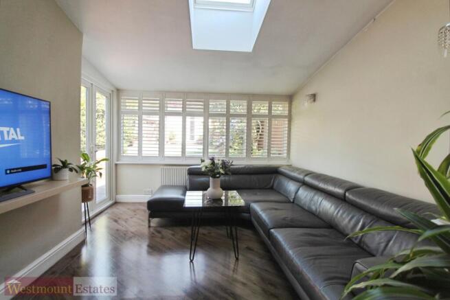 GARDEN ROOM