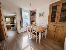 5, Cobden Place, Hailsham BN27 2BL