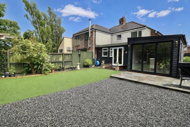 3 bed Semi-Detached for sale Image 9