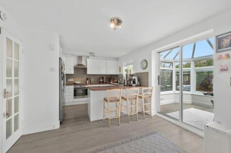Fernihough Close, WEYBRIDGE, KT13