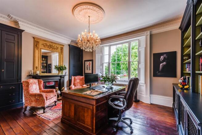 8424613-interior18.jpg