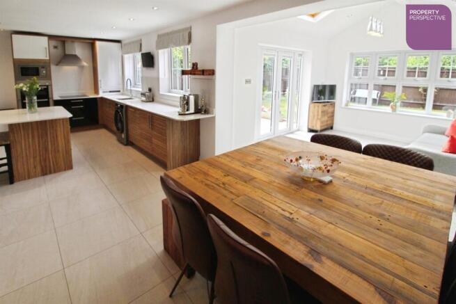 4 bed Detached for sale Image 5