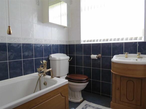 Family Bathroom: