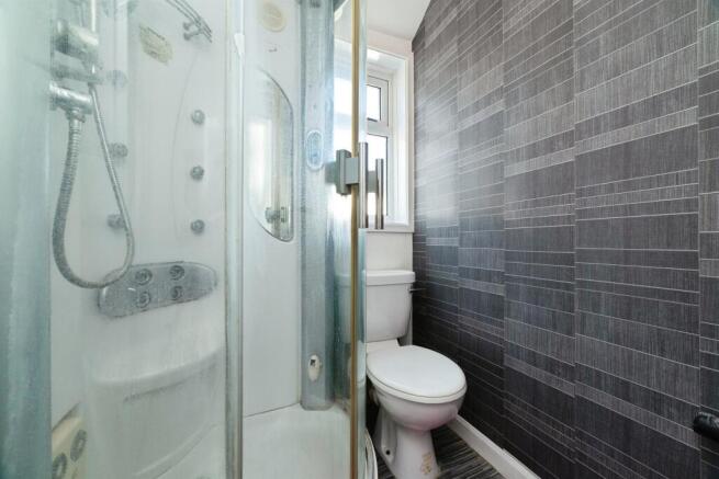 3 bed Terraced for sale Image 11
