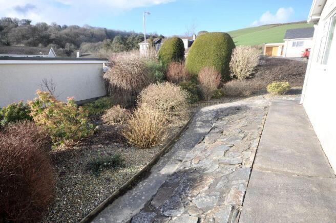 45 Glynderi, Tanerdy, Carmarthen SA31 2EX Photo 9